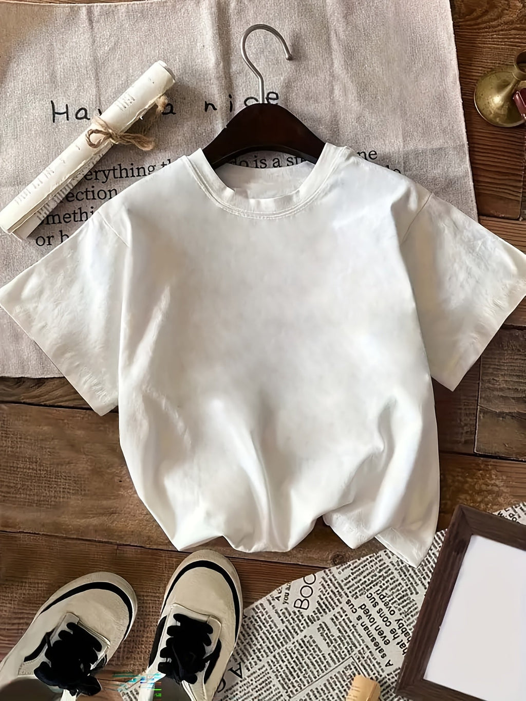 "ON WHEELS" グラフィック Tシャツ