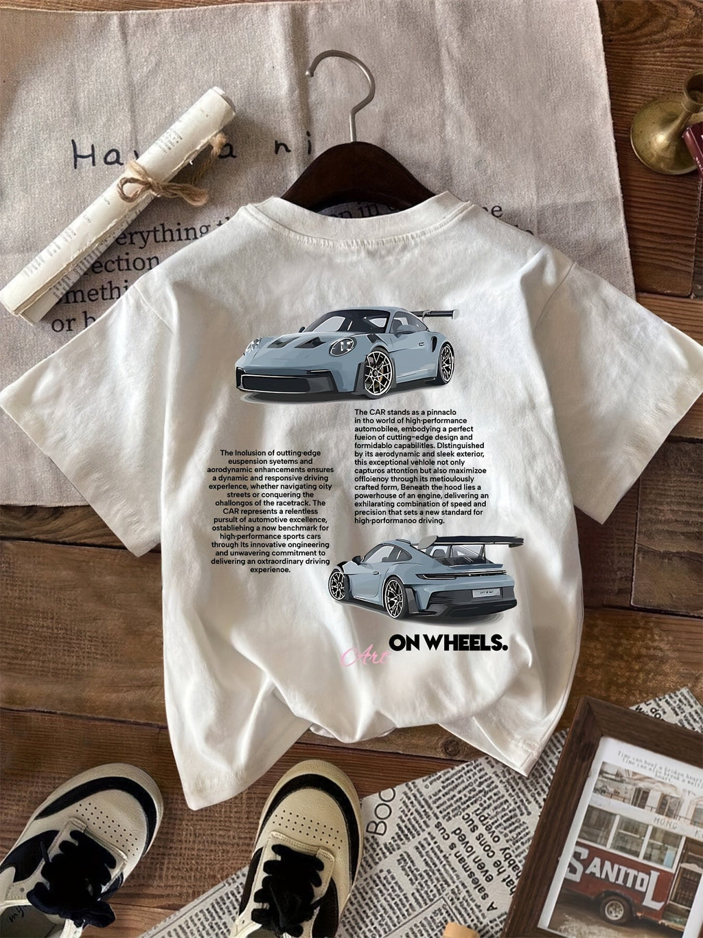 "ON WHEELS" グラフィック Tシャツ