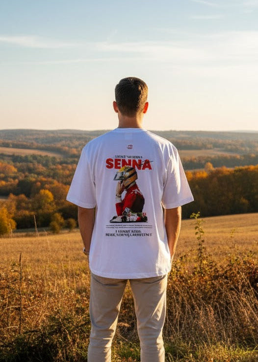 セナレーシンググラフィックTシャツ